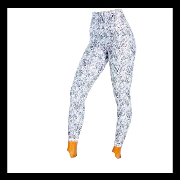 Balance Collection Contender Mid-Rise Luxe Snakeskin Pull-On Athletic Leggings M - Picture 2 of 10